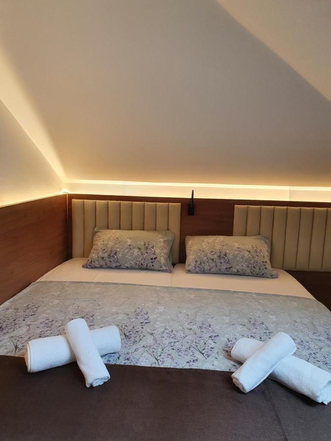 Stay Inn Rediu Valea Lupului  Exterior photo